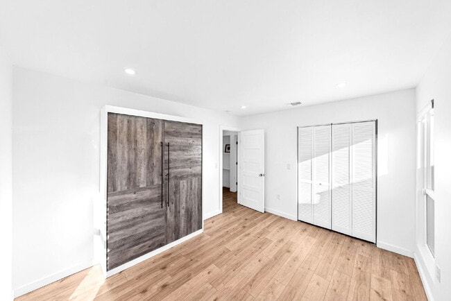 Building Photo - Gorgeous New Remodel with a Bright and Open Floorplan