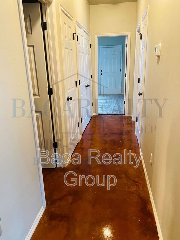 Building Photo - 1846 Post Oak Rd