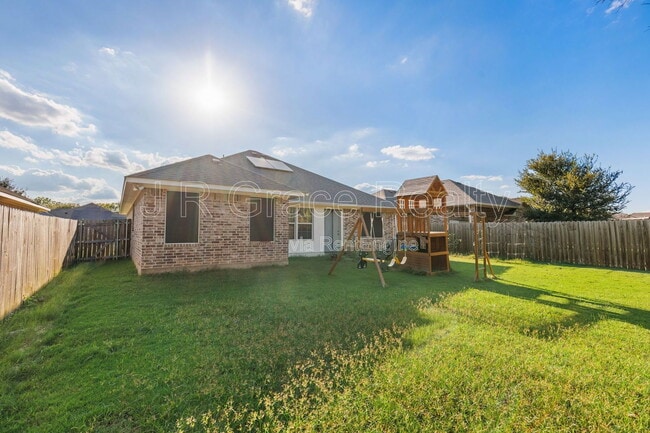 Building Photo - 114 Tomahawk Dr