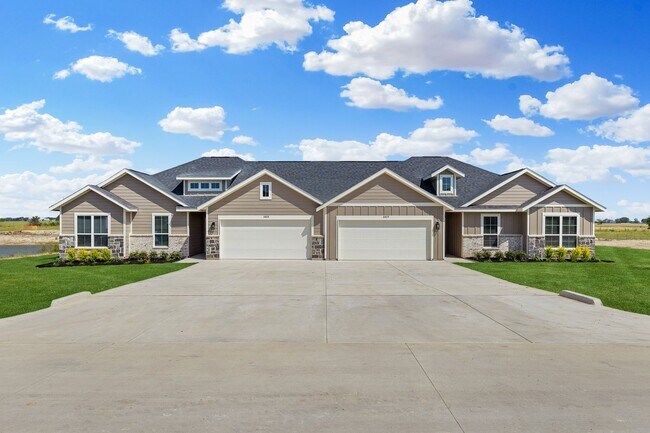 Building Photo - AVAILABLE NOW! EDGEWOOD ESTS DUPLEX LOCATED ON 1-ACRE LOT IN MIDLOTHIAN, TX!