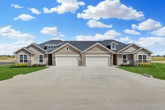 Building Photo - LUXURIOUS DUPLEX LOCATED ON 1-ACRE LOT IN MIDLOTHIAN, TX!