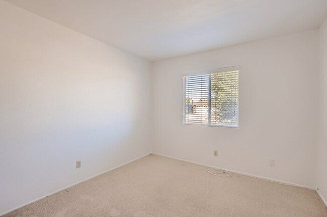 Building Photo - 41771 El Camino Dr, Hemet, CA, 92544