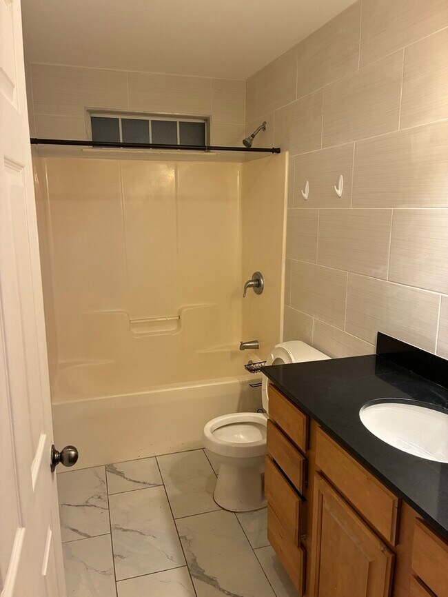 Building Photo - Beautiful 3/2 in Pass Christian MS