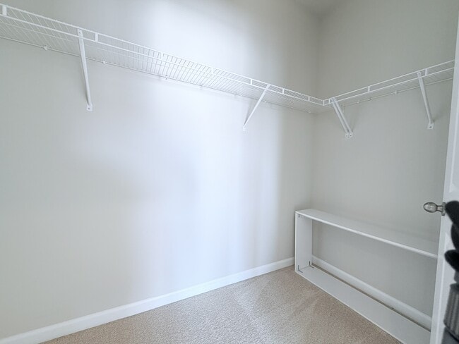 Building Photo - 939 Haybeck Ln