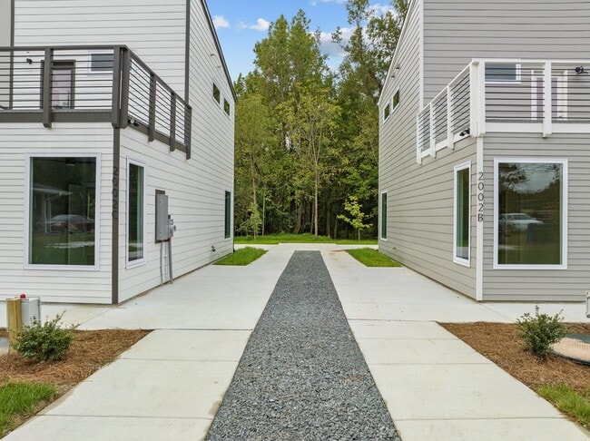 Building Photo - Gorgeous New Construction near Downtown Durham, Premium Finishes - Pet Friendly!