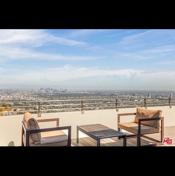 Building Photo - 1610 Viewmont Dr