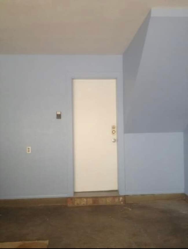 Primary Photo - 1414 Highland Ave