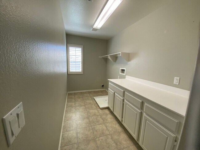 Building Photo - 28595 Autumn Ln