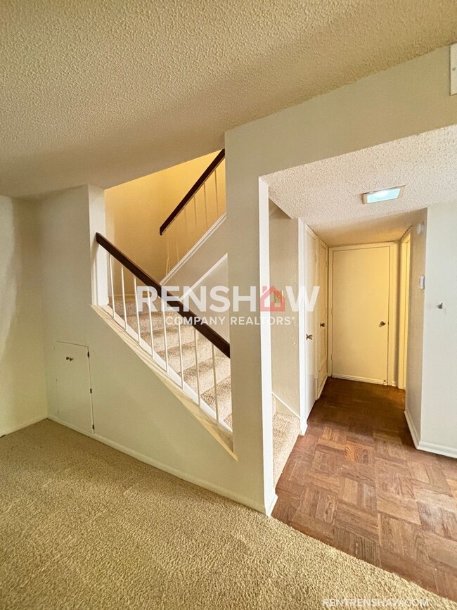 Building Photo - Audubon Square - Gated Community - East Me...