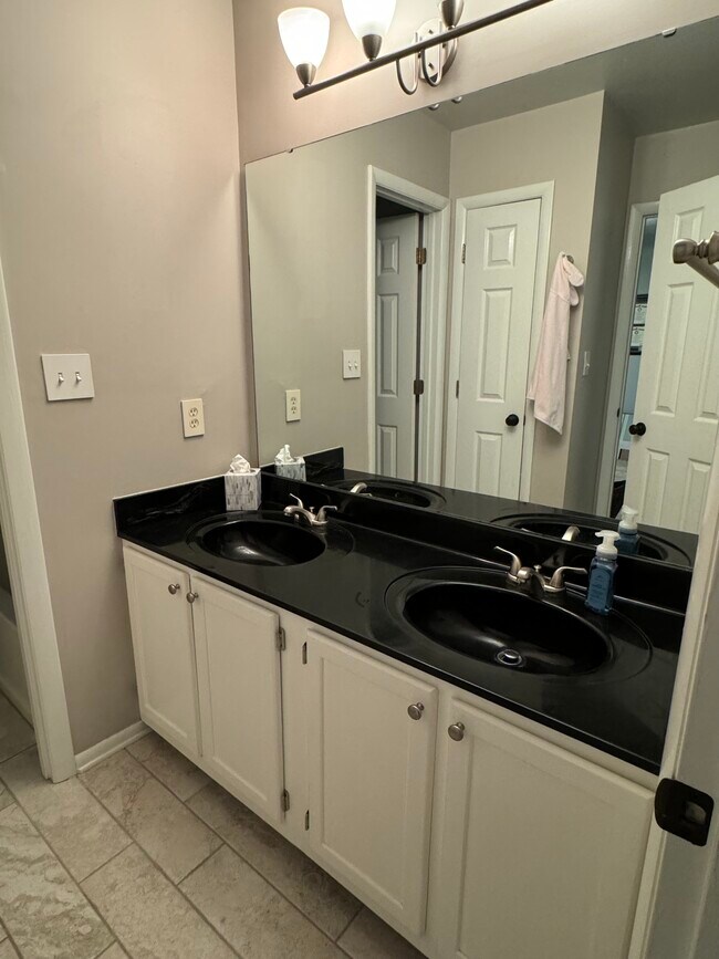 Building Photo - 2550 Dilworth Heights Ln