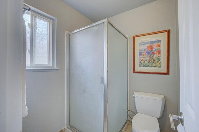 Building Photo - THREE BEDROOM TWO BATH HOME NEAR MANLOVE PARK SEE VIDEO