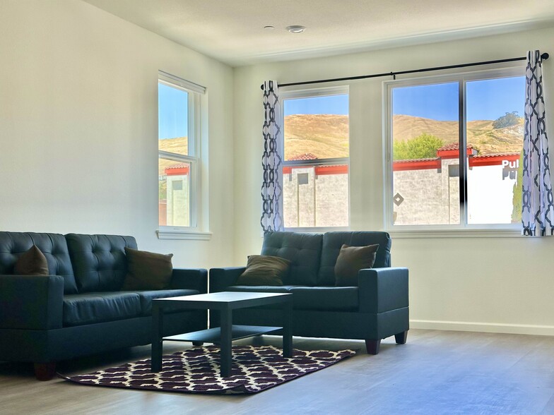 Primary Photo - 29800 Mission Blvd