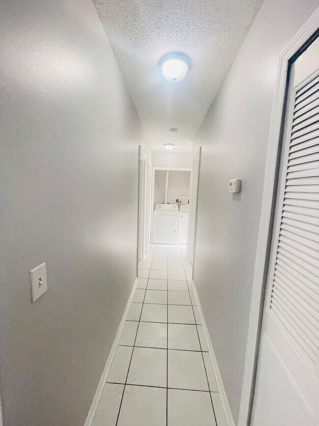 Building Photo - HIDDEN CREEK CONDO-1613 Little River Dr Or...