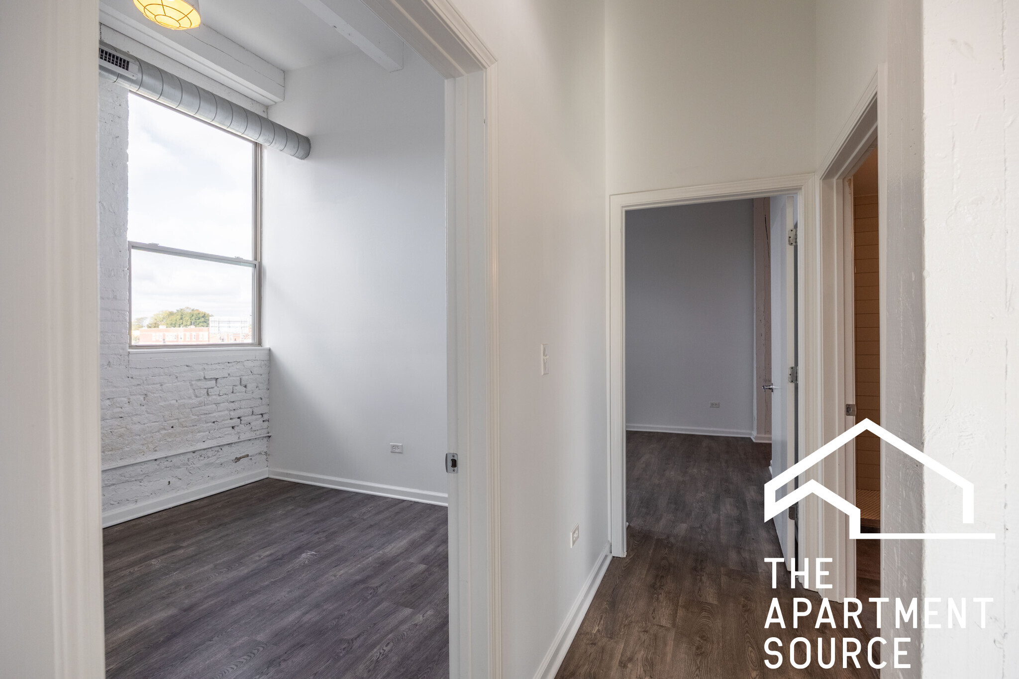 Building Photo - 930 W Dakin St