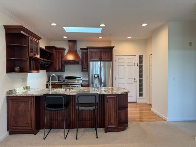 Building Photo - 2bd/2ba Kirkland Condo