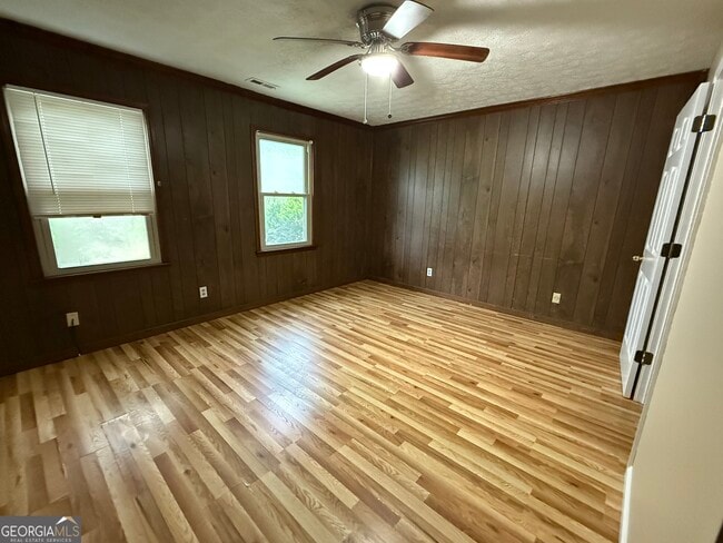 Building Photo - 2691 Falcon Ridge Dr SW