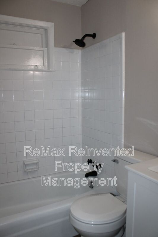 Building Photo - 301 Jehossee Dr SE