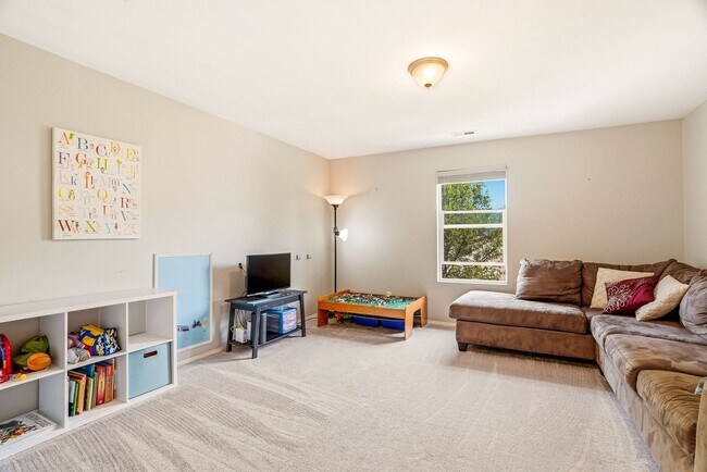 Building Photo - Spacious 3BR/3BA Sonata Springs Home | Minutes to Gonzaga & Downtown Spokane