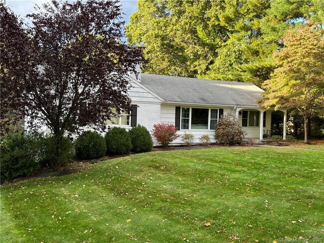 Building Photo - 129 Buttonball Rd