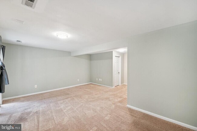 Building Photo - 5494 Prince William Ct