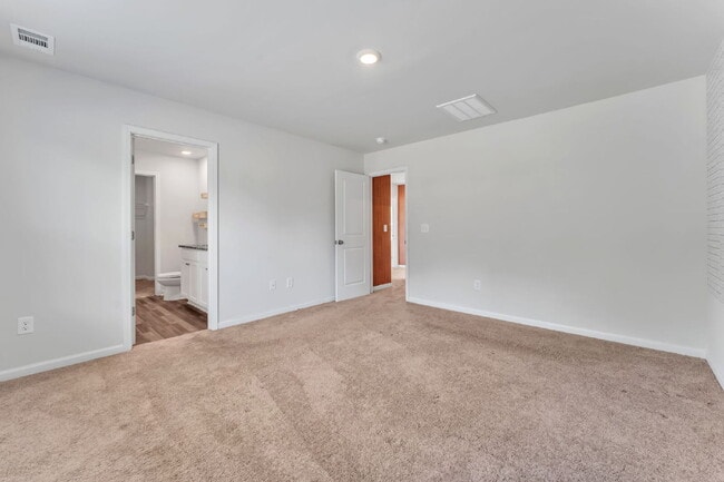 Building Photo - Stunning 3BR/2.5BA Home | Private Fenced Yard & Outdoor Oasis $2190/mo rent