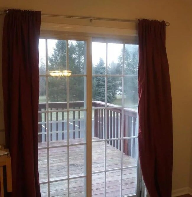 Building Photo - 812 Knoll Dr