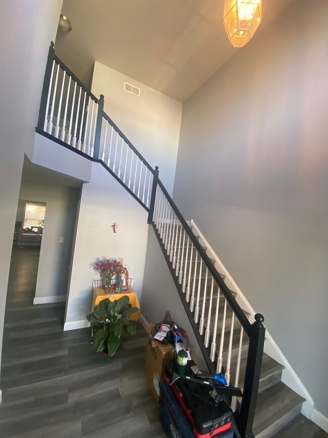 Building Photo - Nice Sinking Spring Larger Fenced Semi-Det...