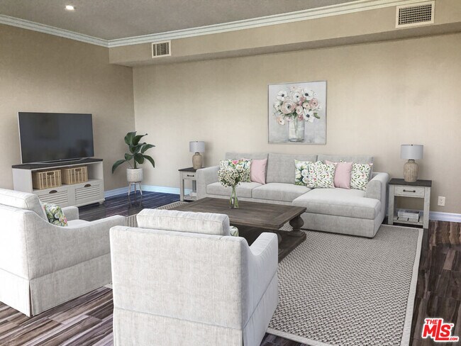 Building Photo - 502 San Vicente Blvd