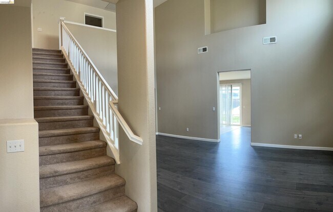 Building Photo - 2309 St Augustine Dr