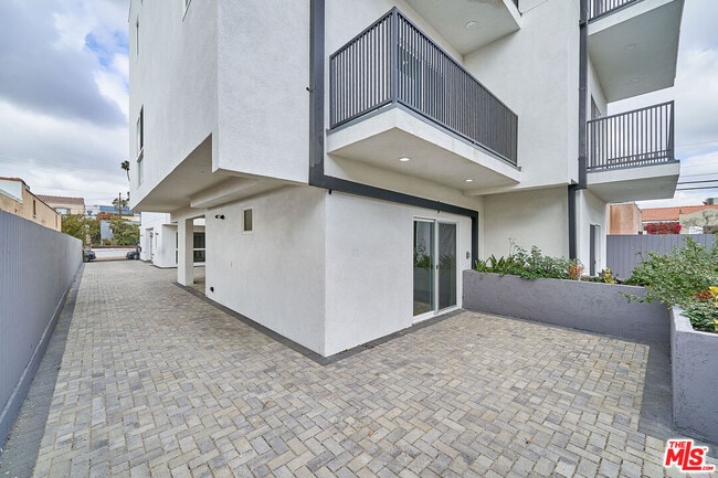 Building Photo - 1108 Queen Anne Pl