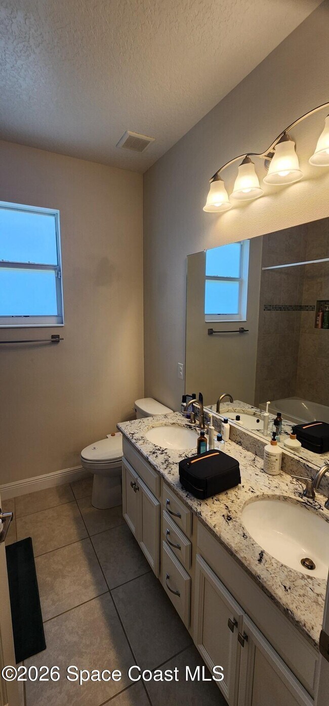 Building Photo - 7357 Bluemink Ln
