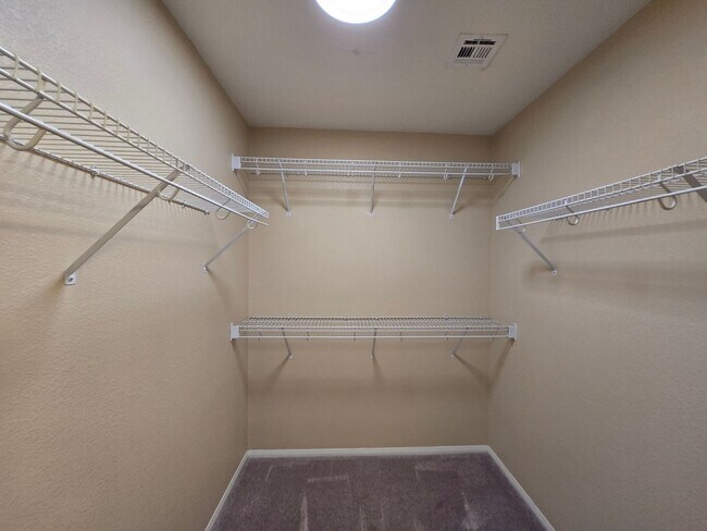 Building Photo - 10072 Pelham Park Ave