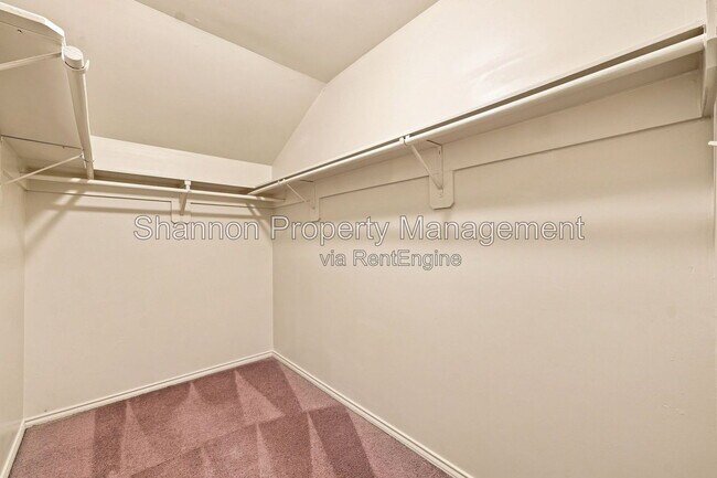 Building Photo - 16551 Pentonshire Ln