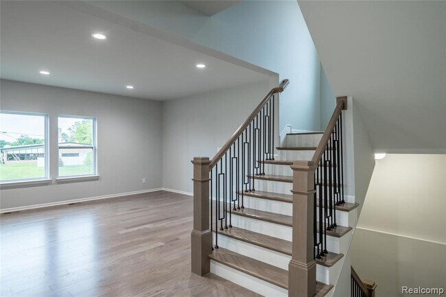 Building Photo - 24180 Liberty Hill Dr