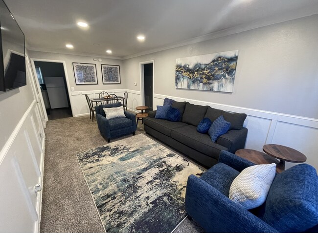 Building Photo - 627 N 41st St