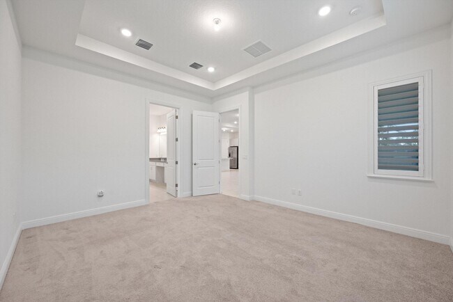 Building Photo - 5546 St Armands Way