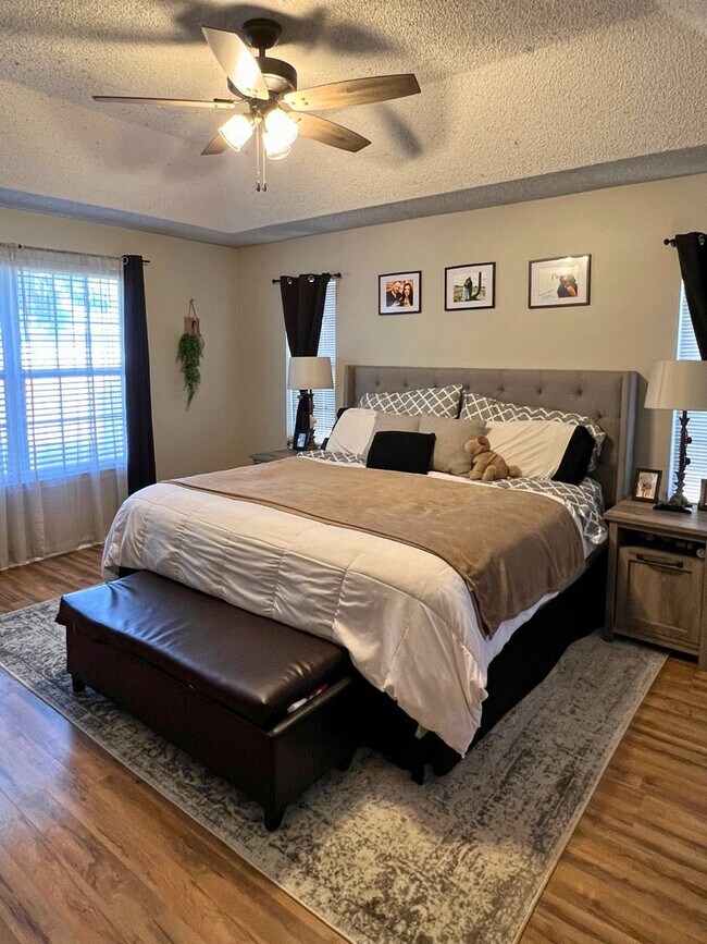 Building Photo - Charming 3-Bedroom, 2-Bath Home with Large...