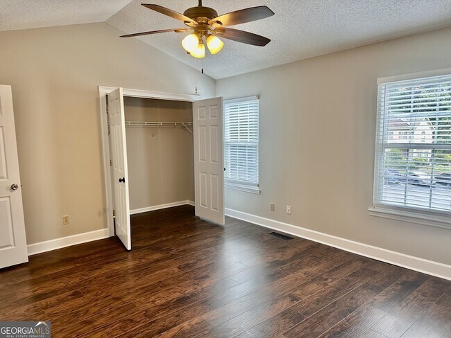 Building Photo - 2290 Fairways Ct
