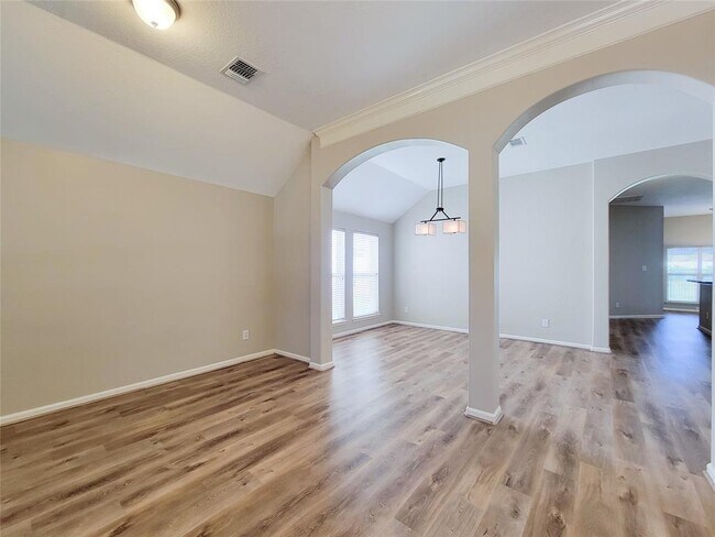 Building Photo - 12307 Shadowvista Dr