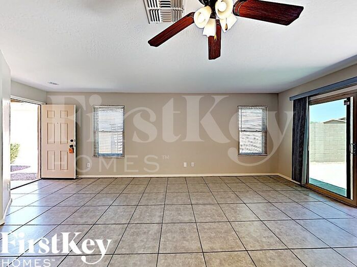 Building Photo - 2050 W Hayden Peak Dr
