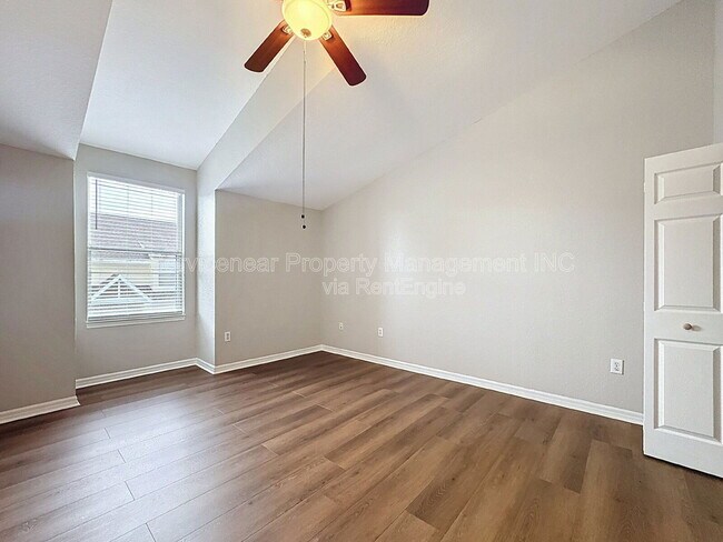 Building Photo - 10841 Dragonwood Dr