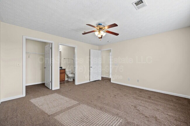 Building Photo - 1202 Fairington Club Dr
