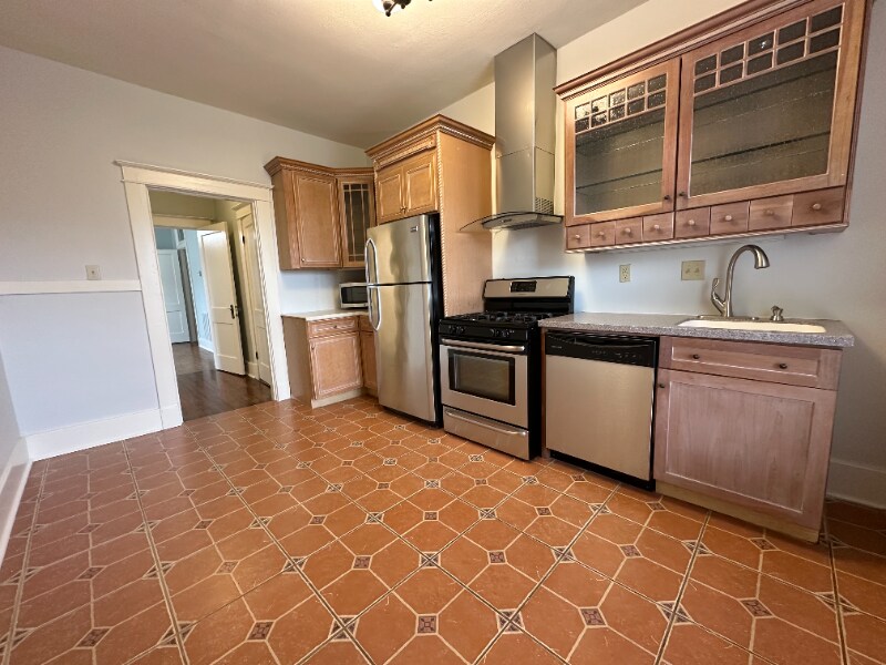 Building Photo - 1505 Center St