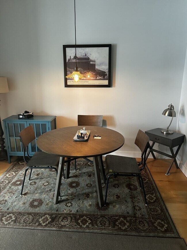 Building Photo - Studio Available September 1st!! - Fully Furnished - Great Portland Location!