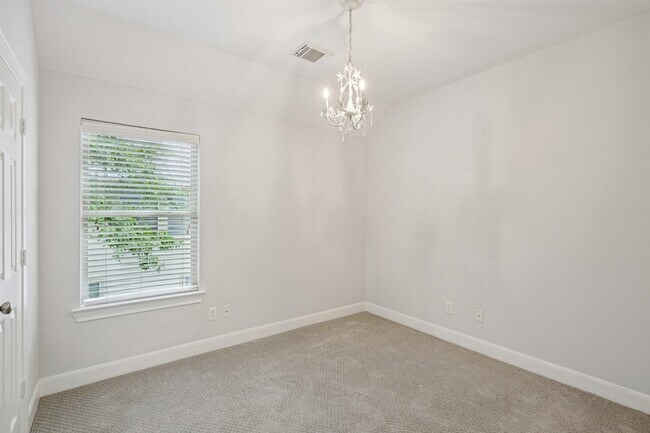 Building Photo - 90 Panterra Way