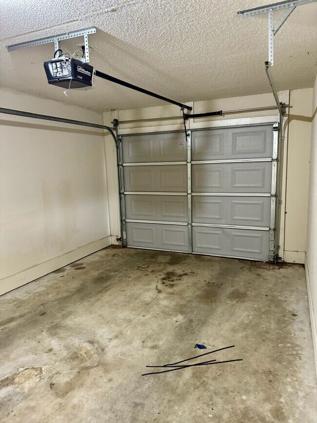 Building Photo - Tuscaloosa, AL Home For Rent. Available to View Now!