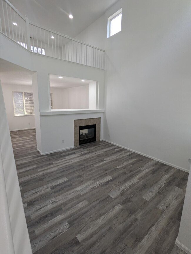 Building Photo - 1235 S Flatrock Cir