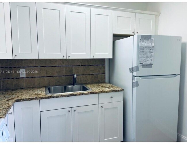 Building Photo - 1300 Salzedo St