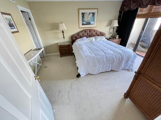 Building Photo - 5600 N Flagler Dr