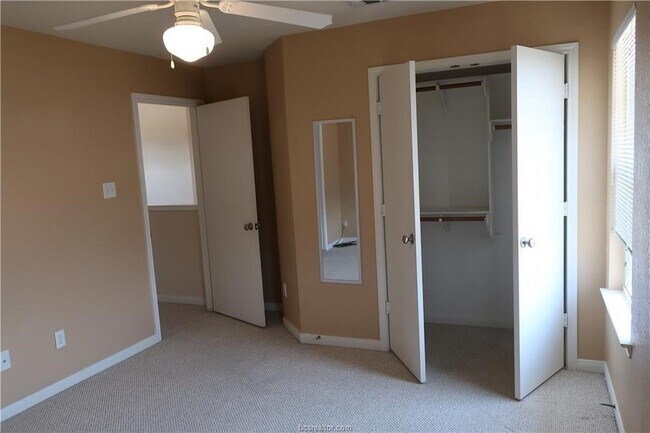 Building Photo - 4131 McFarland Dr